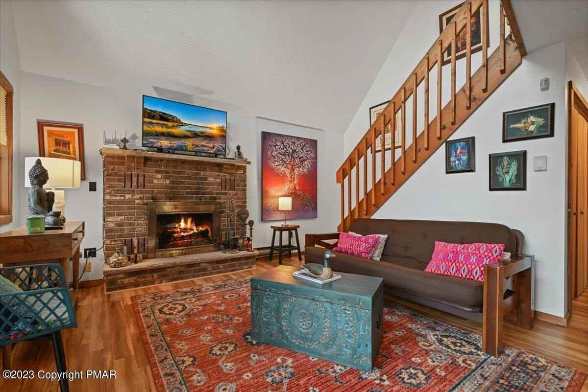 250 Brentwood Dr - Photo 4 of 44