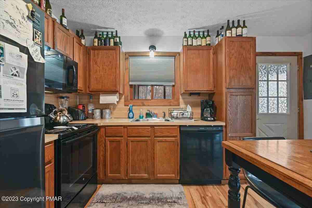 250 Brentwood Dr - Photo 7 of 50