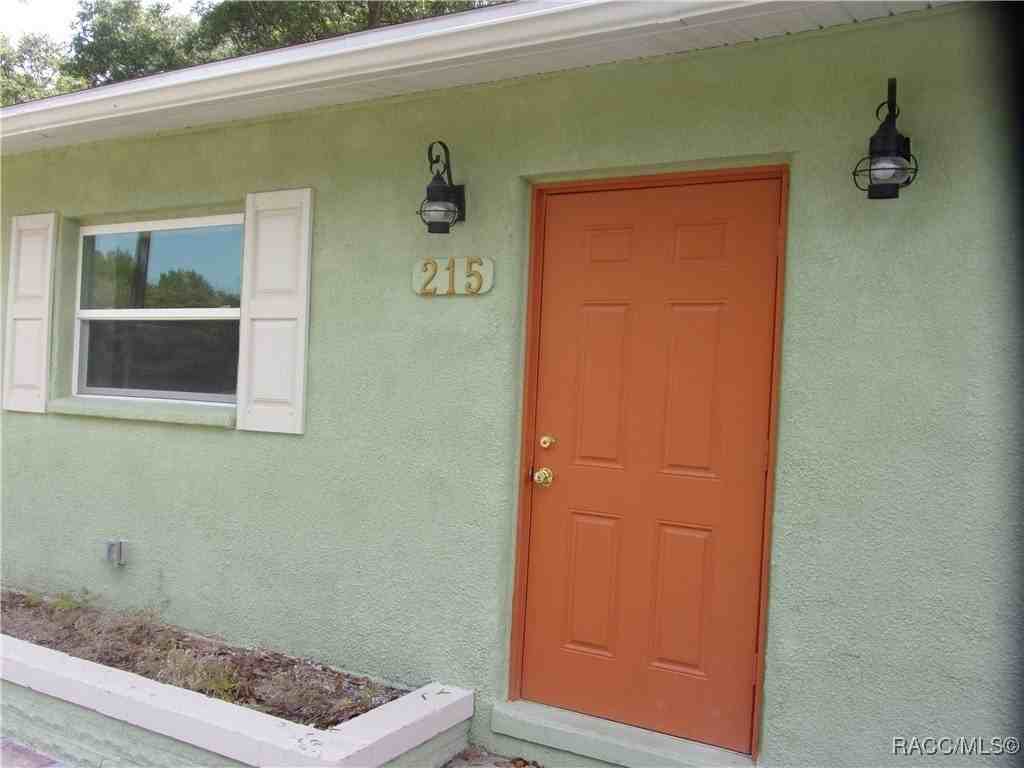 215 N Wheeler Ave - Photo 2 of 21