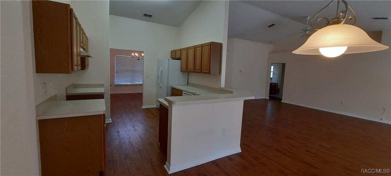 9 Elder Ct W - Photo 7 of 24