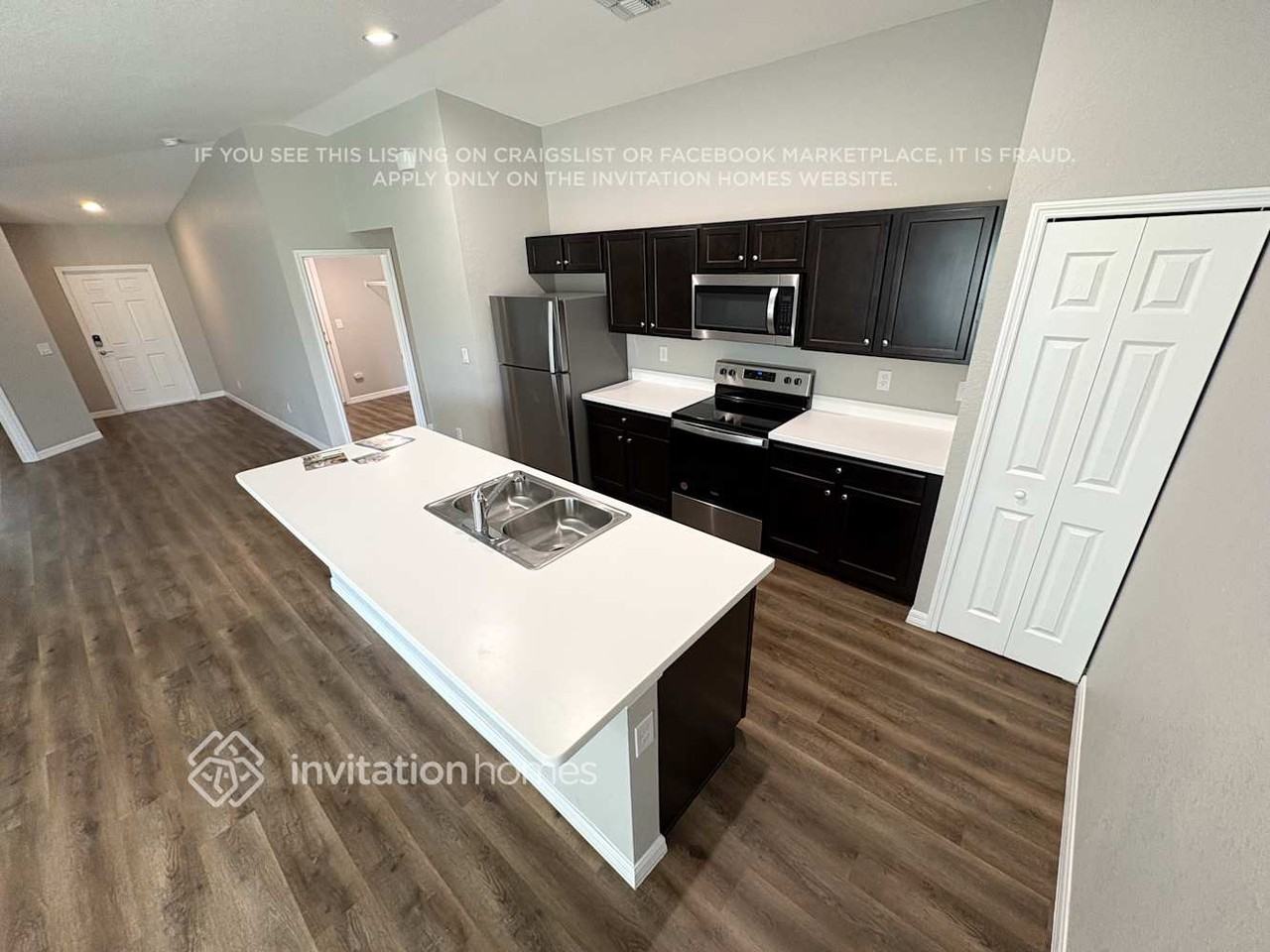 25372 Estrada Cir - Photo 3 of 12