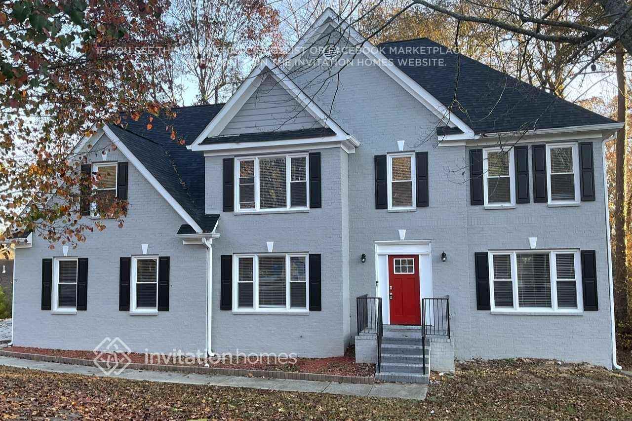 1810 Collines Avenue