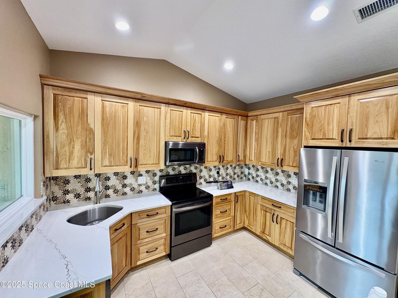 349 Country Walk St - Photo 3 of 20