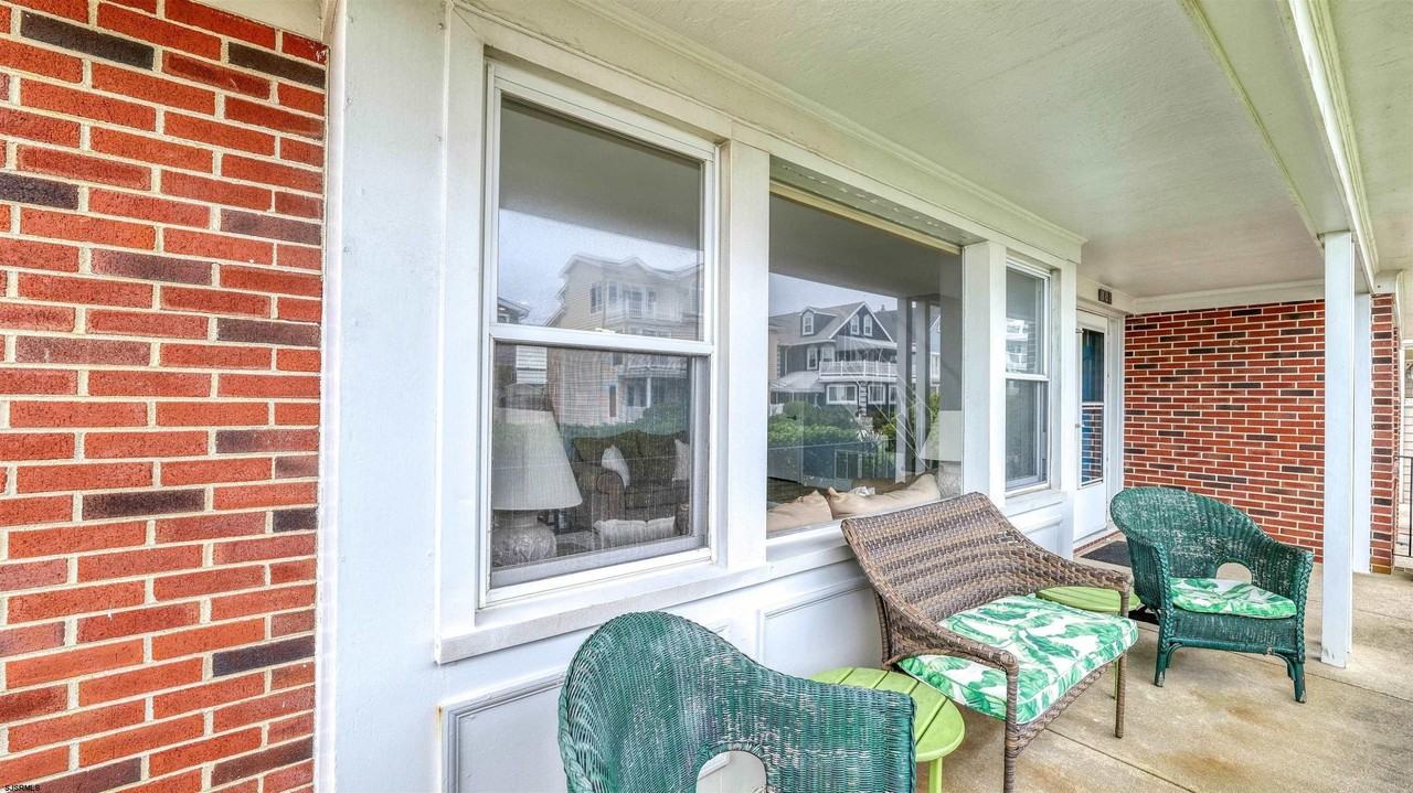 108 S Newark Ave - Photo 5 of 50