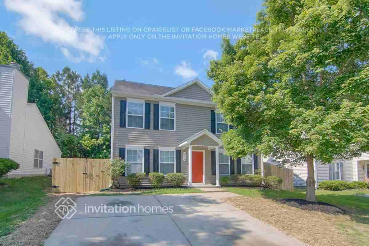 914 Ujamaa Dr - Photo 2 of 26