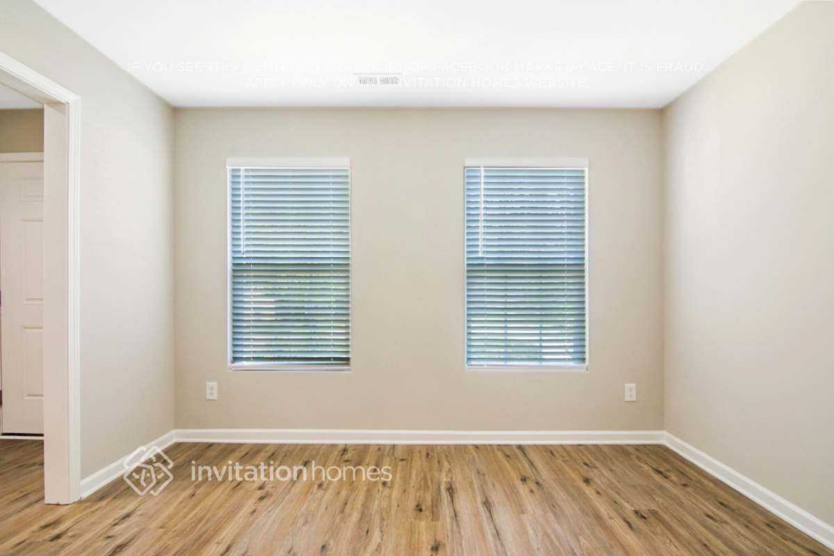 914 Ujamaa Dr - Photo 7 of 26