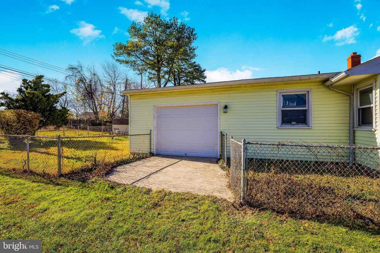 816 Lincoln Street - Photo 2 of 37