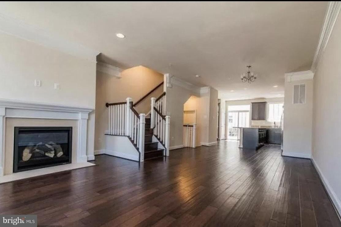 44 Linden Pl - Photo 2 of 16