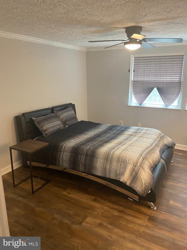 7 Capland Ct - Photo 6 of 7