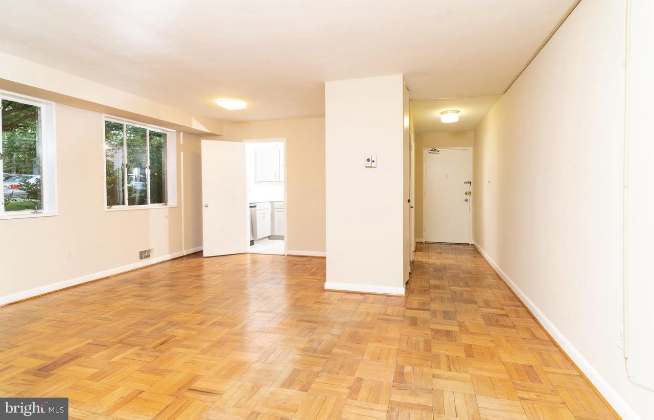 10500 Montrose Ave Unit M4 #M4 - Photo 5 of 16