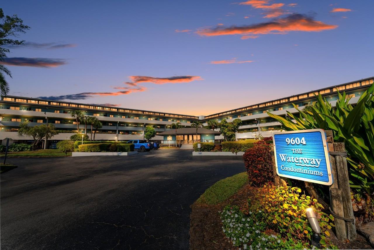 9604 Cortez Rd W - Photo 2 of 39