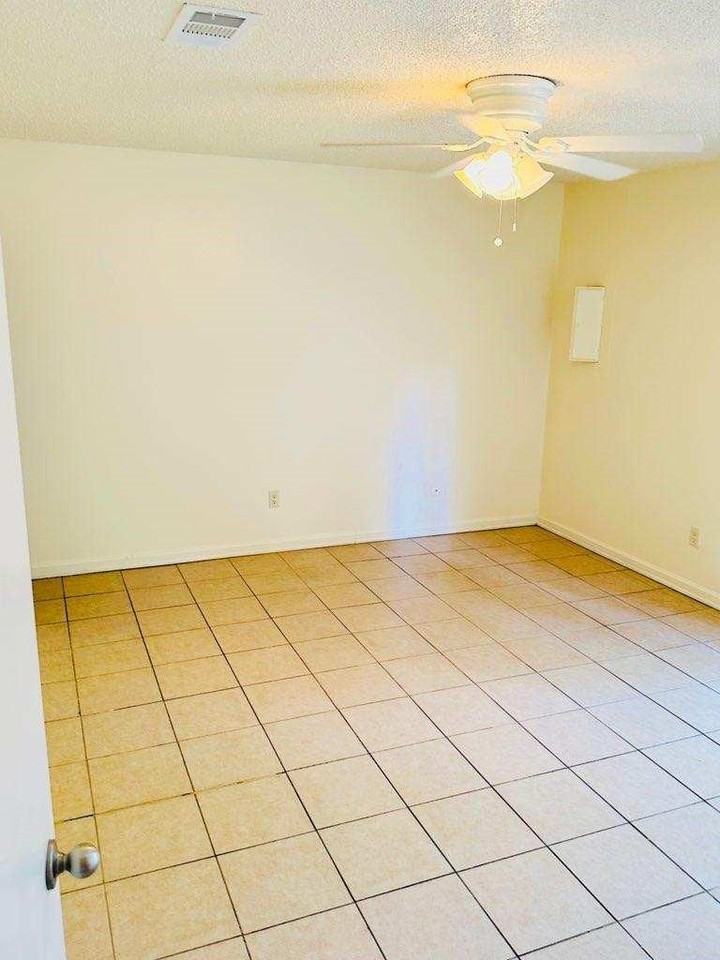 7216 Ne Loop 820 - Photo 7 of 14