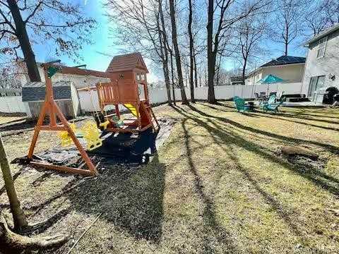 18 Hawkins St - Photo 5 of 19