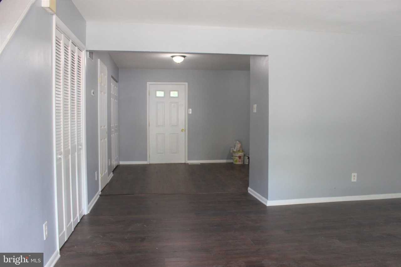 127 Higgins Drive - Photo 3 of 16