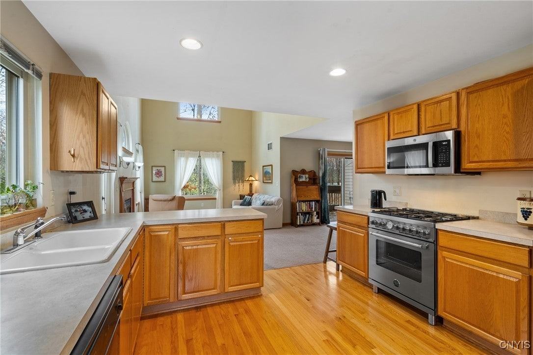 8614 Wrenwood Circle - Photo 6 of 23