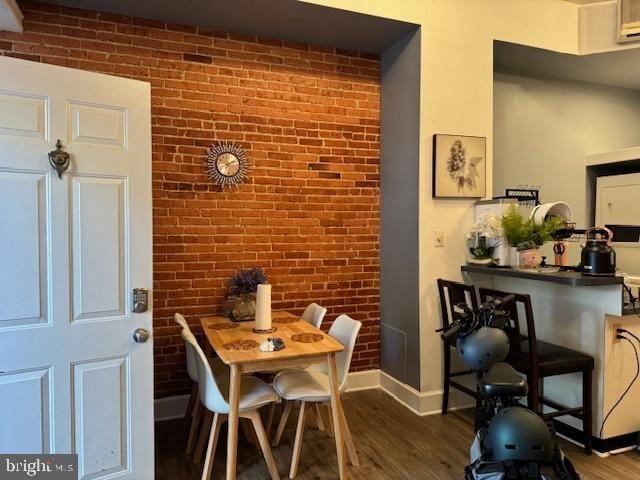 1110 S Potomac St - Photo 3 of 22