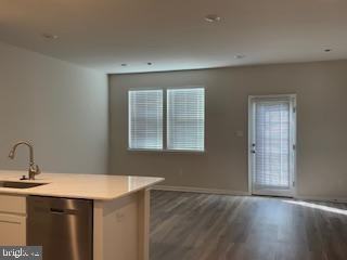74 Alexander Way - Photo 3 of 31