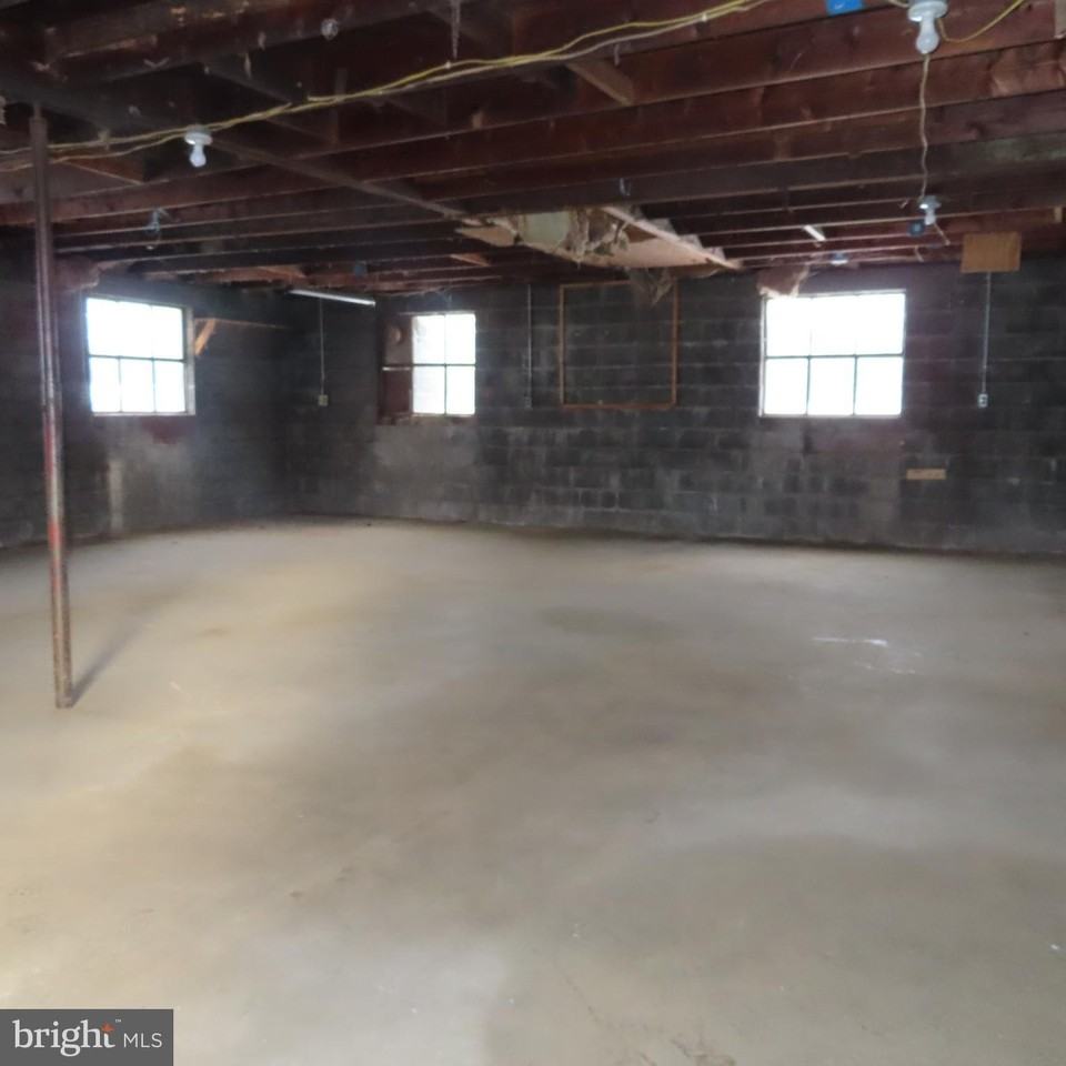 5237G Rolling Rd - Photo 2 of 5