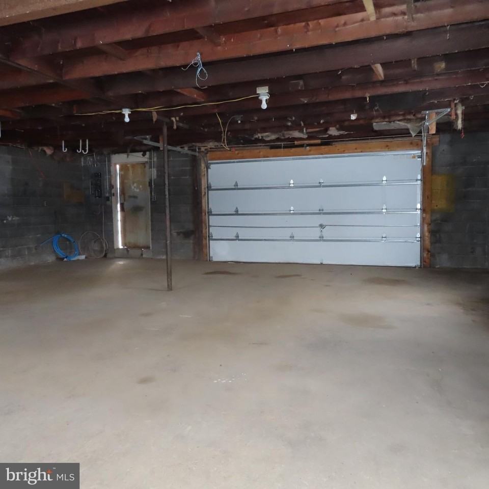 5237G Rolling Rd - Photo 3 of 5