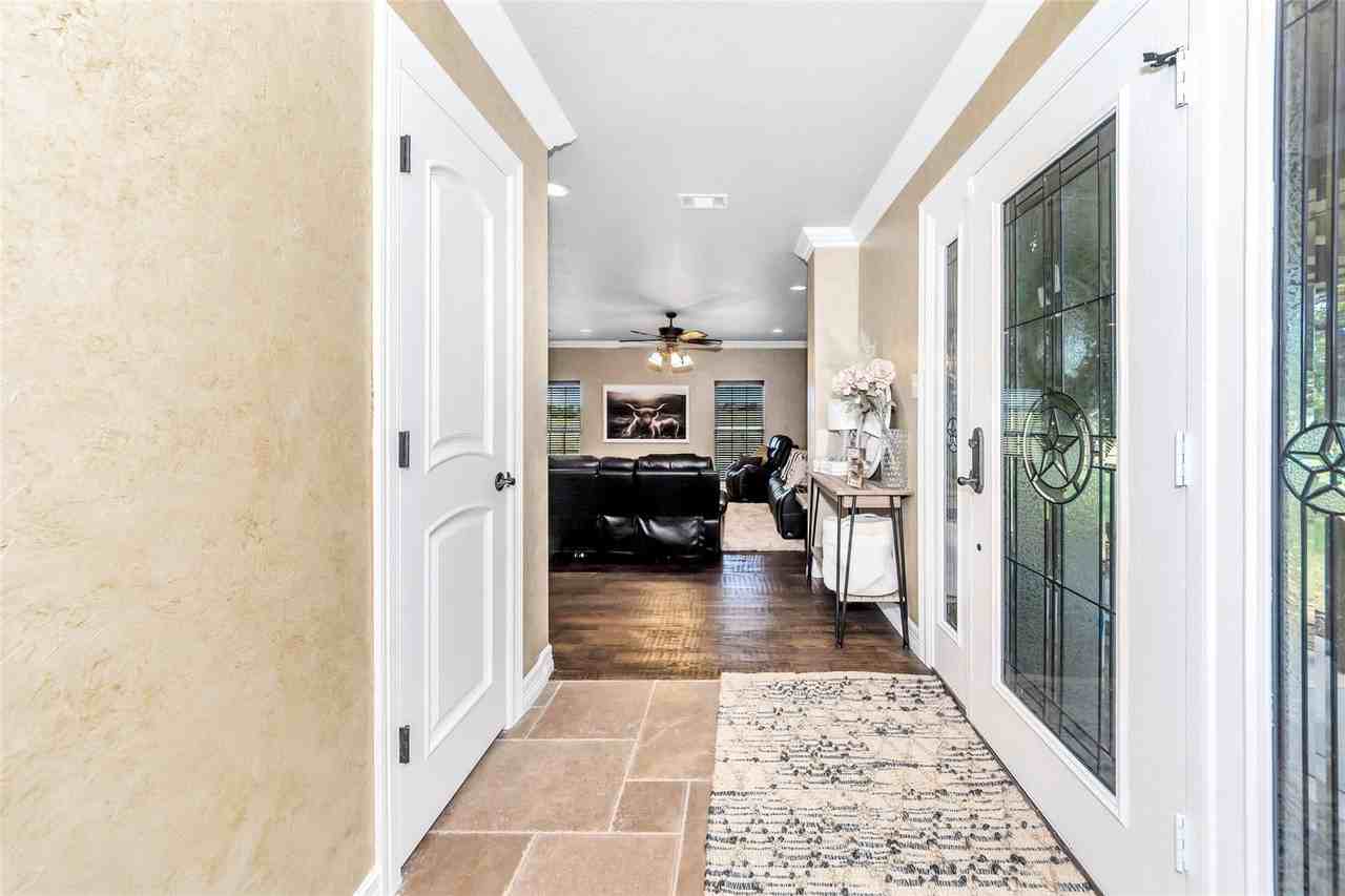 1071 County Road 4680 - Photo 3 of 39