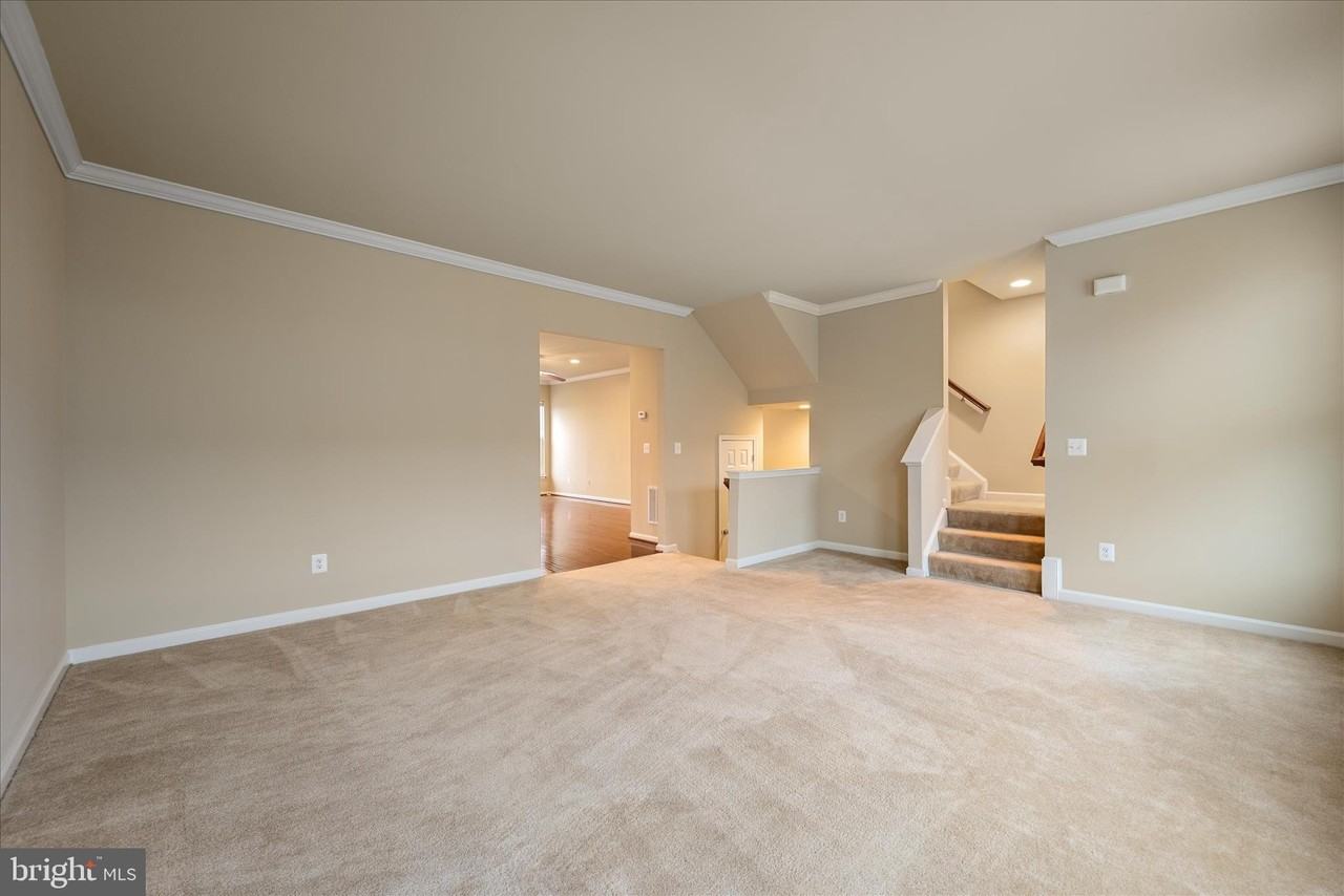 105 Domino Court - Photo 3 of 20