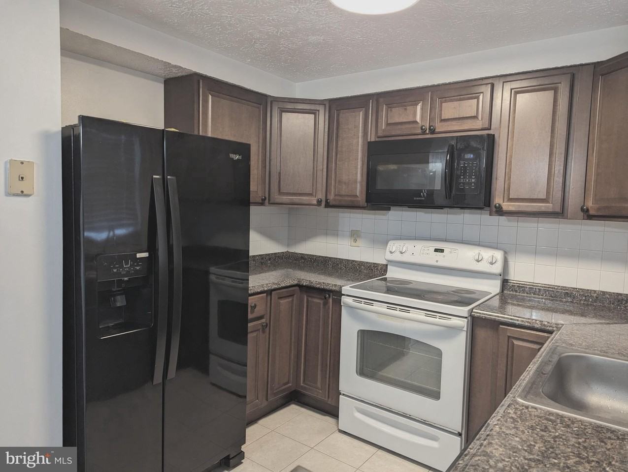 9119 Aspenpark Court - Photo 2 of 32