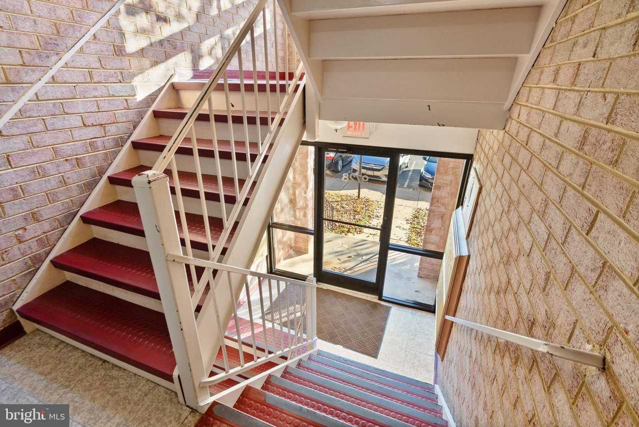 9728 Kingsbridge Dr Apt 302 #302 - Photo 6 of 39