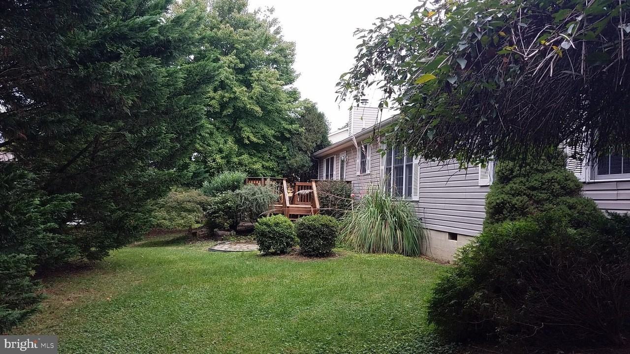 108 Finch Lane - Photo 4 of 33