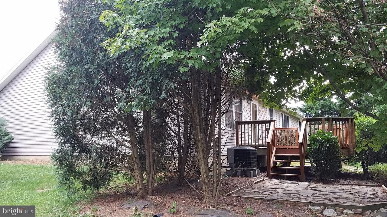 108 Finch Lane - Photo 5 of 33