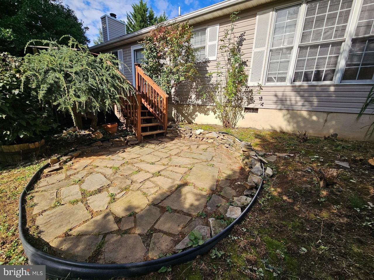 108 Finch Lane - Photo 7 of 33