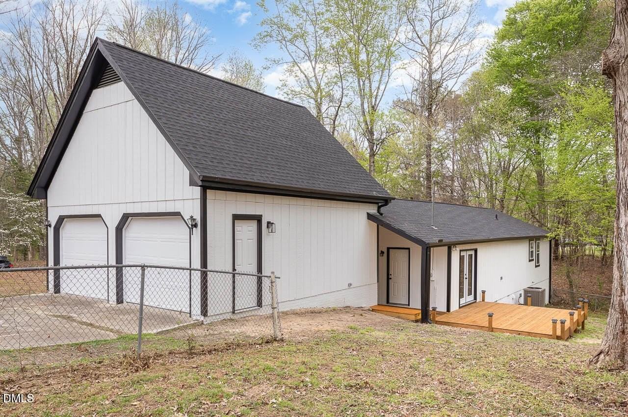 5700 Meadowlark Ln - Photo 3 of 18