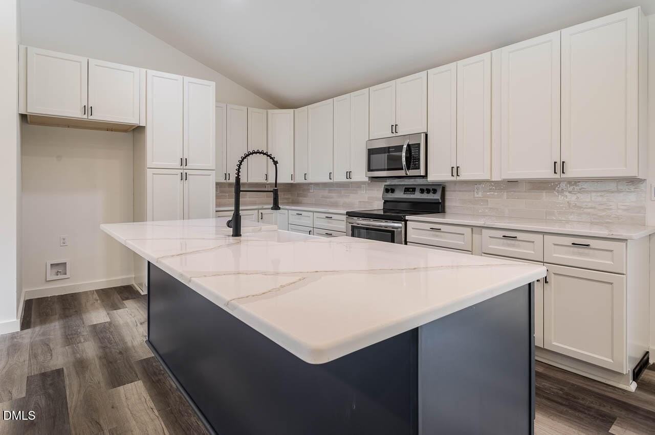 5700 Meadowlark Ln - Photo 4 of 18