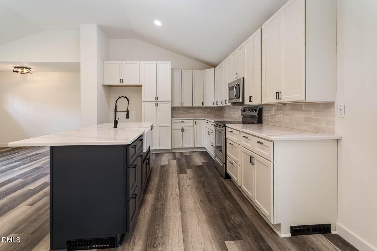 5700 Meadowlark Ln - Photo 5 of 18