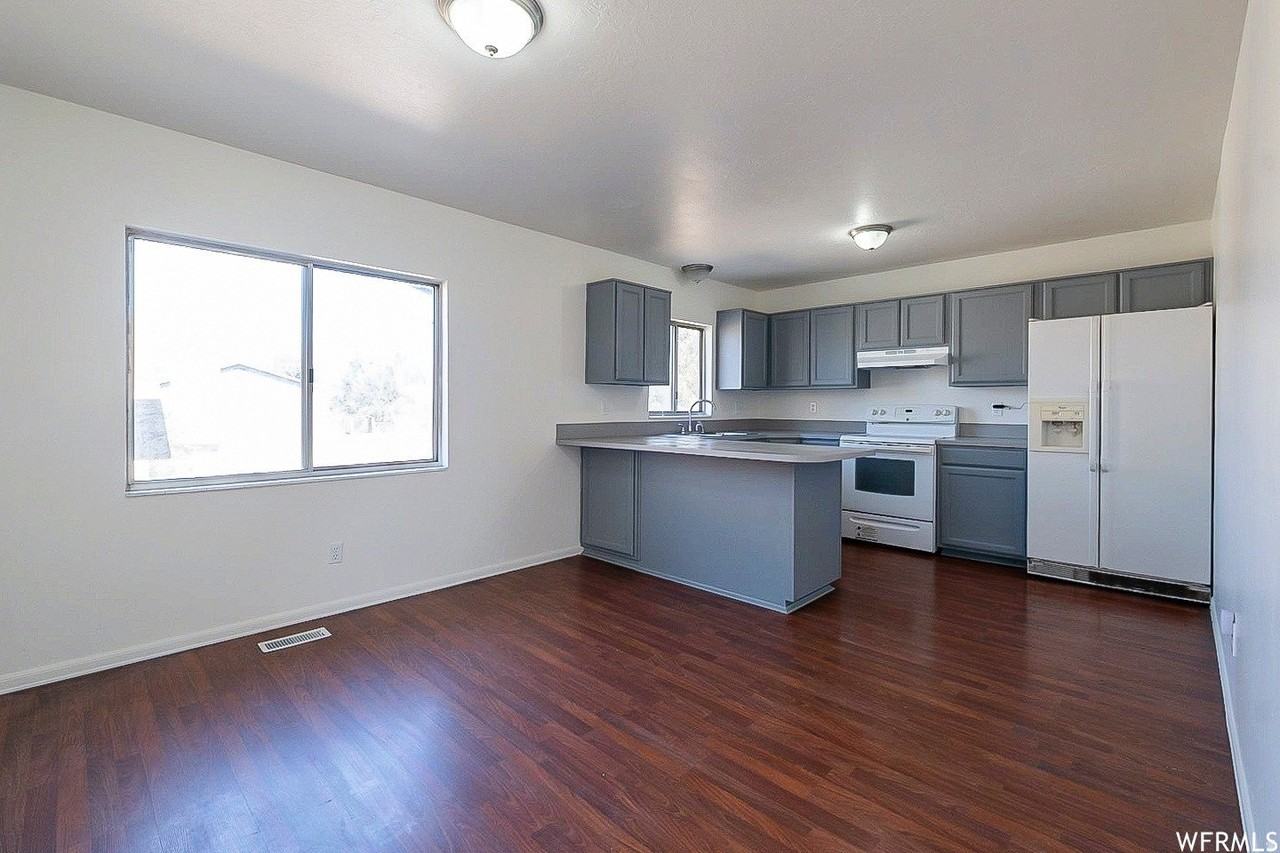 1920 S 200 E - Photo 3 of 20