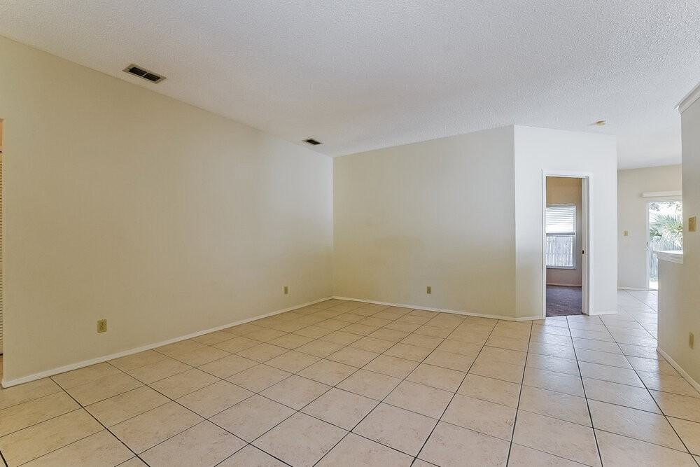 1849 Concord Dr - Photo 4 of 15