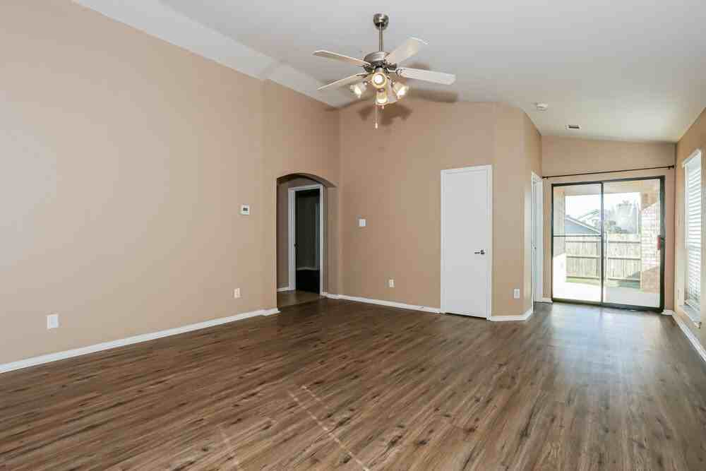 6440 Regina Drive - Photo 4 of 16