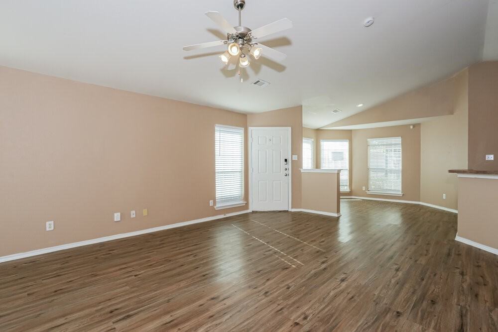 6440 Regina Drive - Photo 5 of 16