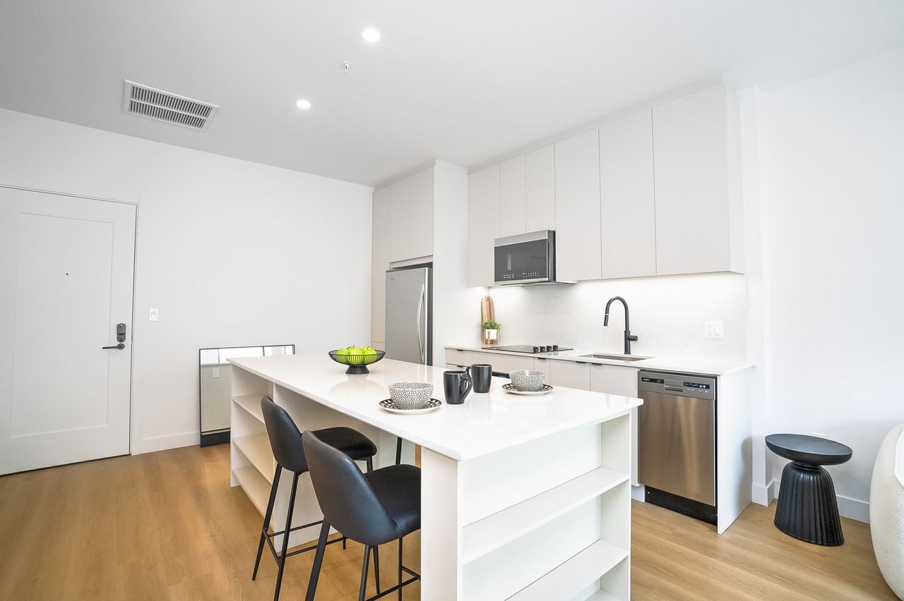 1245 Rue Sherbrooke Ouest #503 - Photo 2 of 36