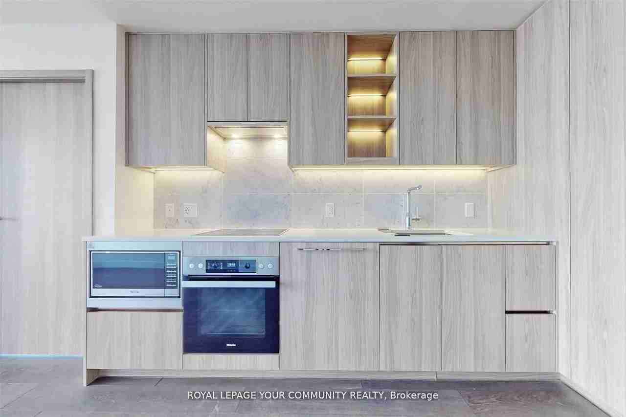 85 McMahon Drive #2801