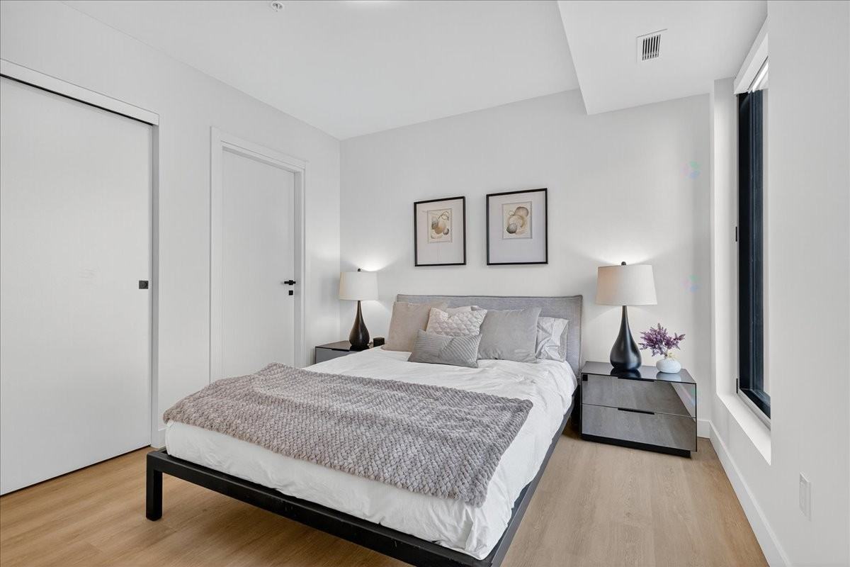 1245 Rue Sherbrooke Ouest #705 - Photo 5 of 29