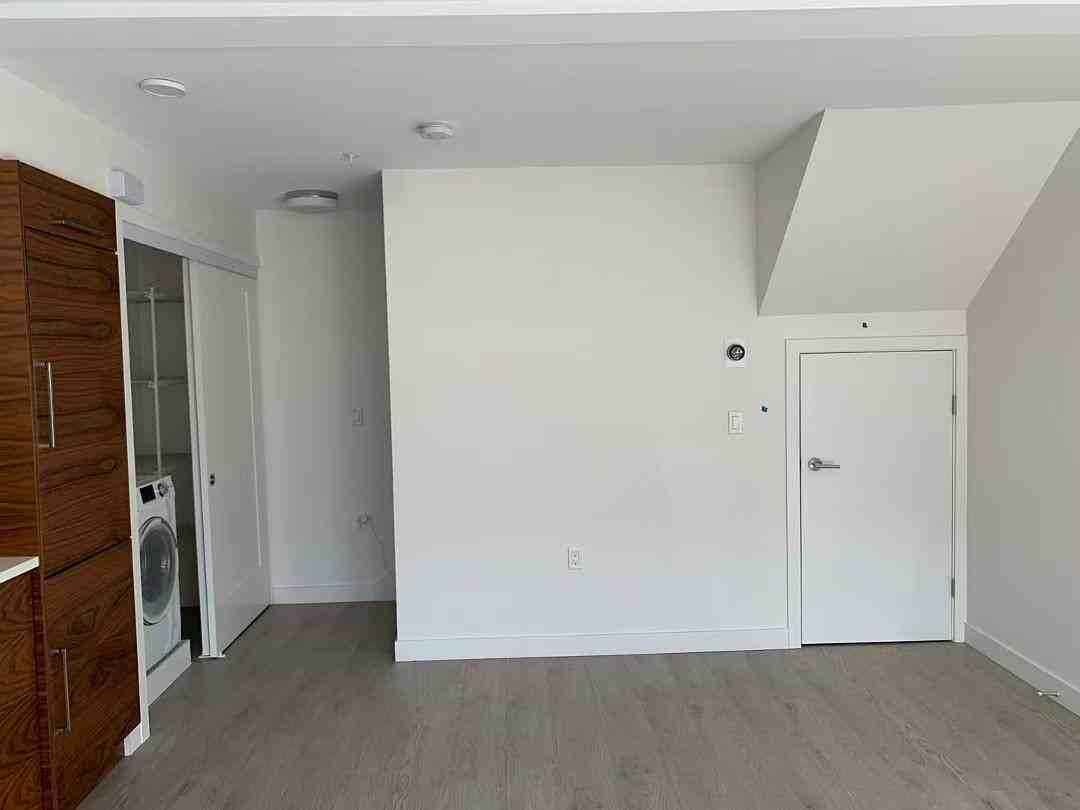 720 East 3rd Street - Photo 7 of 9