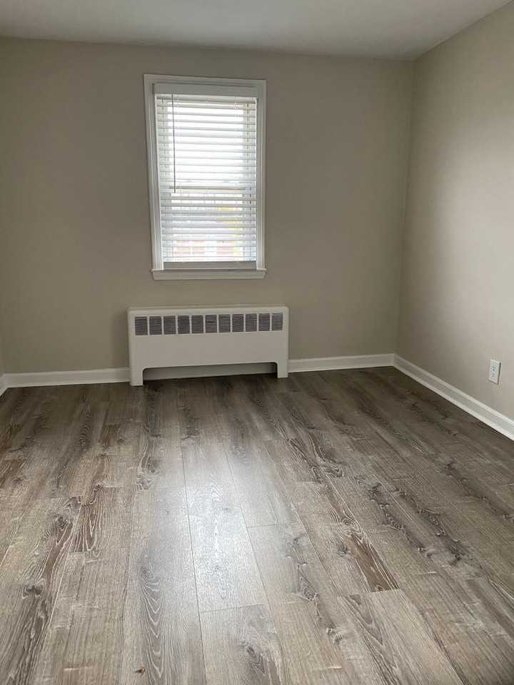 Shawomet Gardens Apartments - Photo 5 of 6