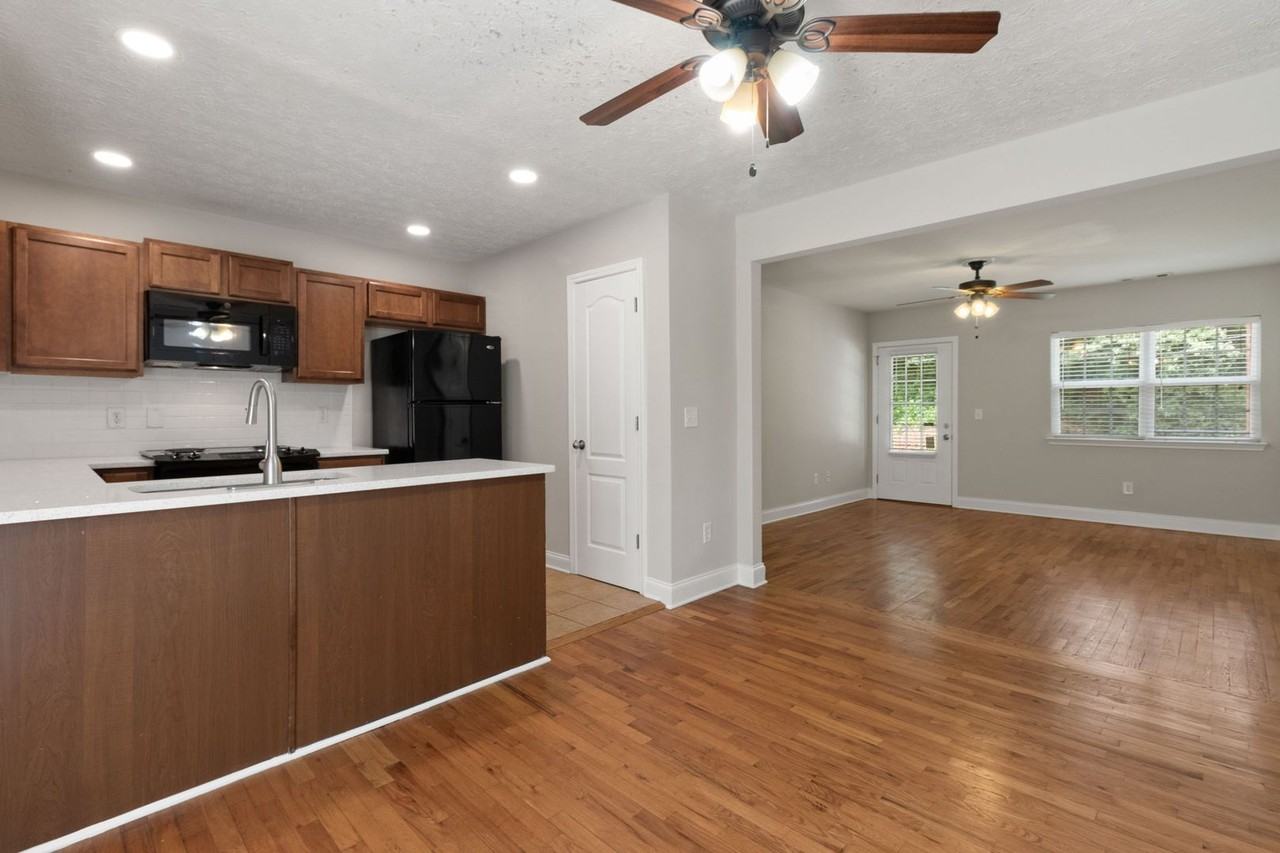 24 Place - Photo 5 of 21