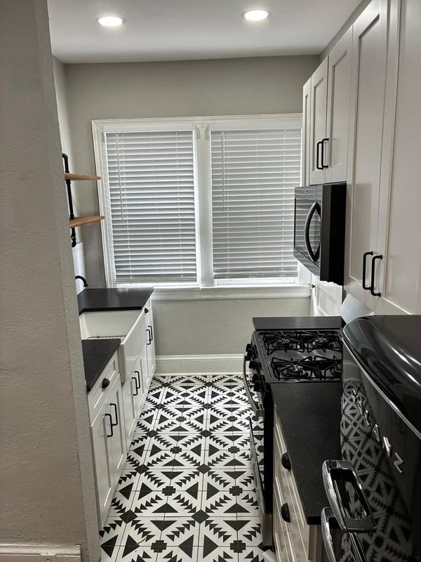 2738 Riverside Ave - Photo 5 of 16