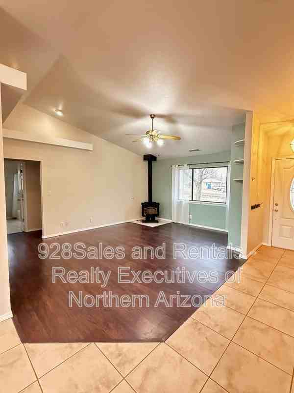 11385 Homestead Lane - Photo 3 of 15