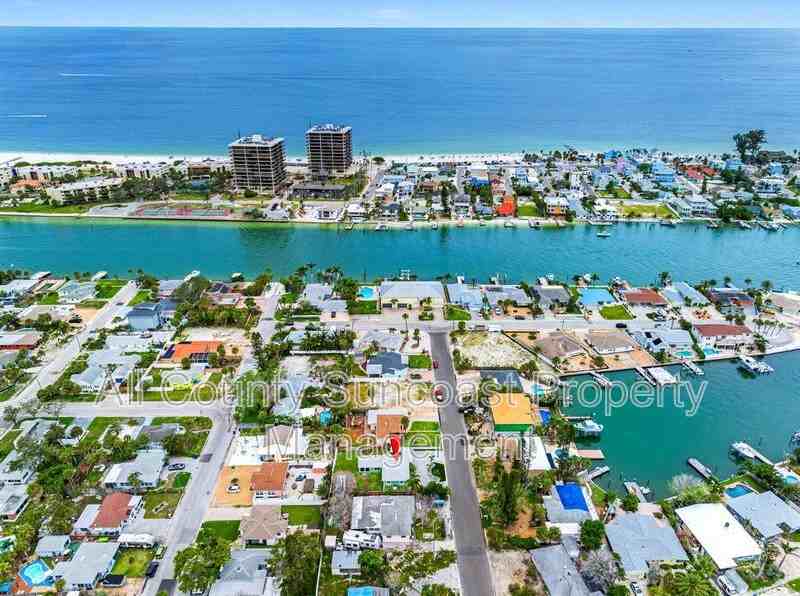 540 80th Ave - Photo 2 of 15