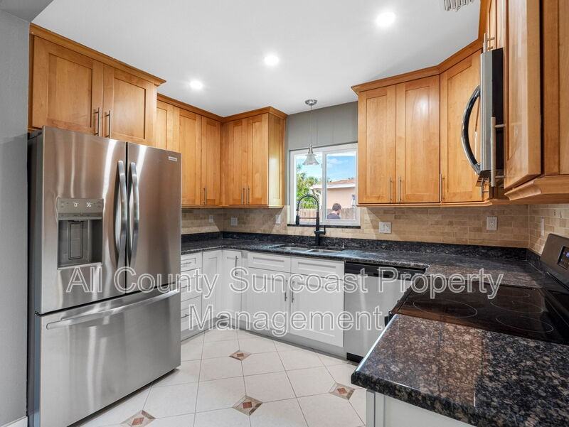 540 80th Ave - Photo 5 of 15