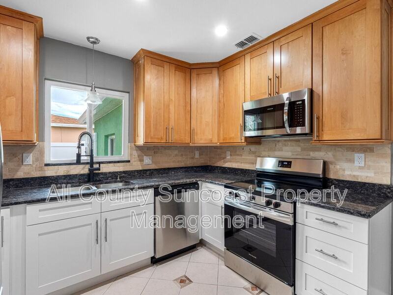 540 80th Ave - Photo 6 of 15