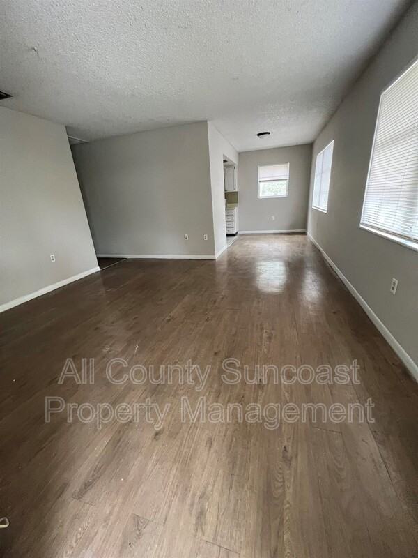 3467 33rd Ave N #8 - Photo 4 of 9