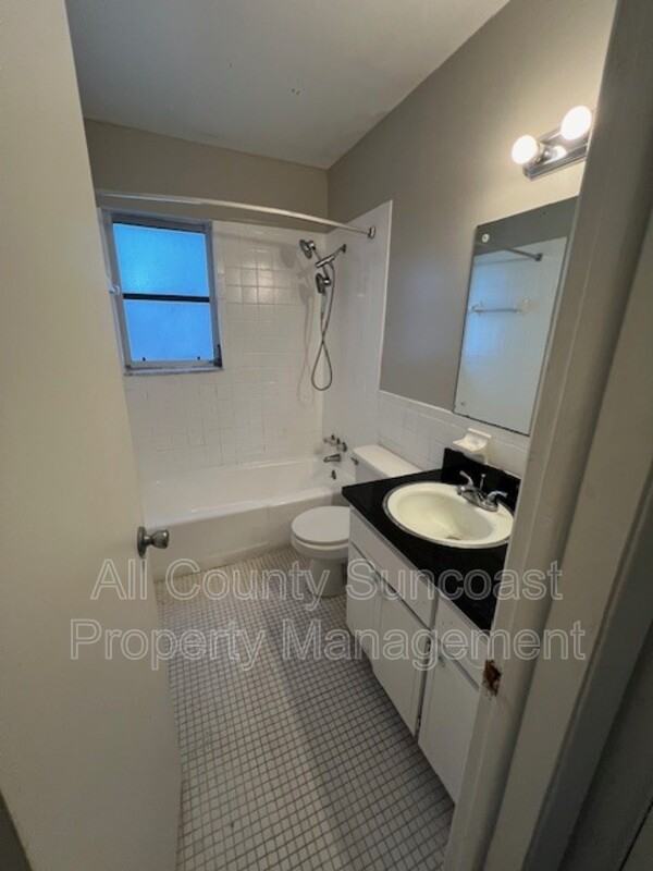 3467 33rd Ave N #8 - Photo 6 of 9